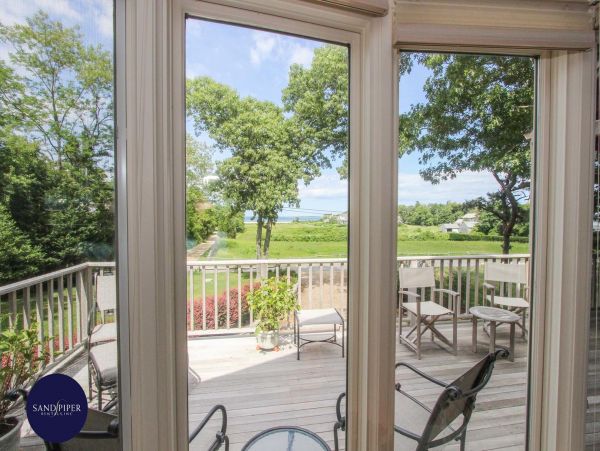 Cape Cod Home 995420