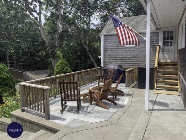 Cape Cod Home 995421