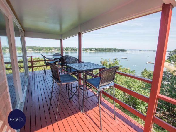 Cape Cod Home 995421