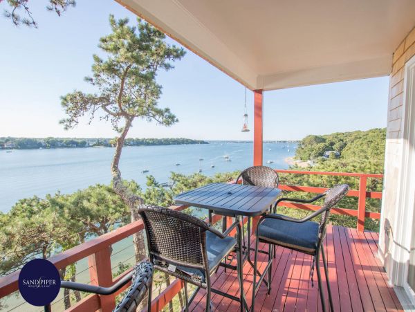Cape Cod Home 995421
