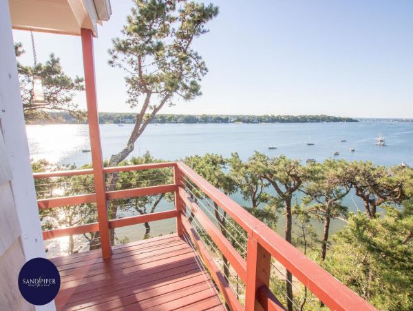 Cape Cod Home 995421