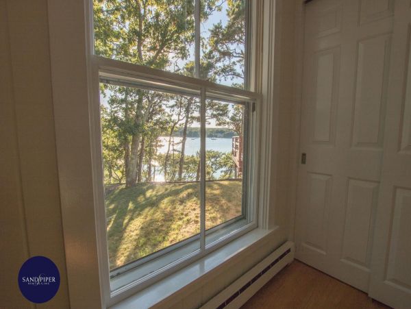 Cape Cod Home 995421