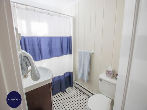 Cape Cod Home 995421