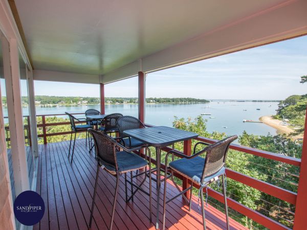 Cape Cod Home 995421