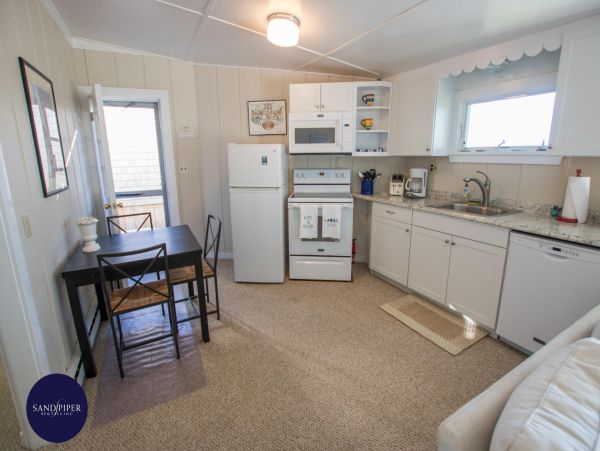 Cape Cod Home 995421