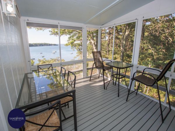 Cape Cod Home 995421