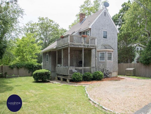 Cape Cod Home 995423