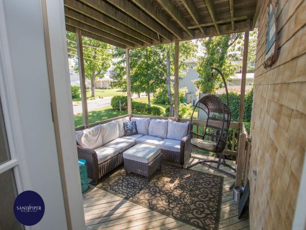 Cape Cod Home 995423