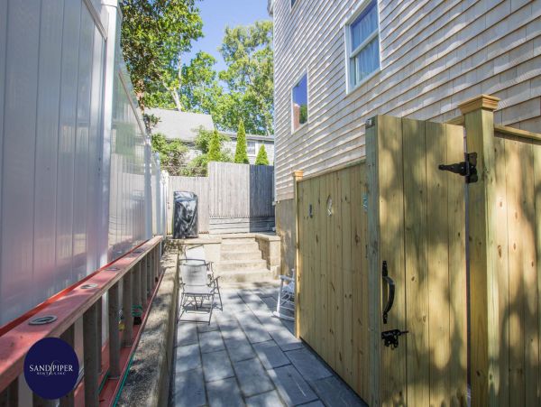 Cape Cod Home 995423