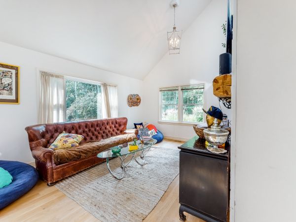 The Hamptons Four Bedroom Luxury Rental Vacation Pool Home