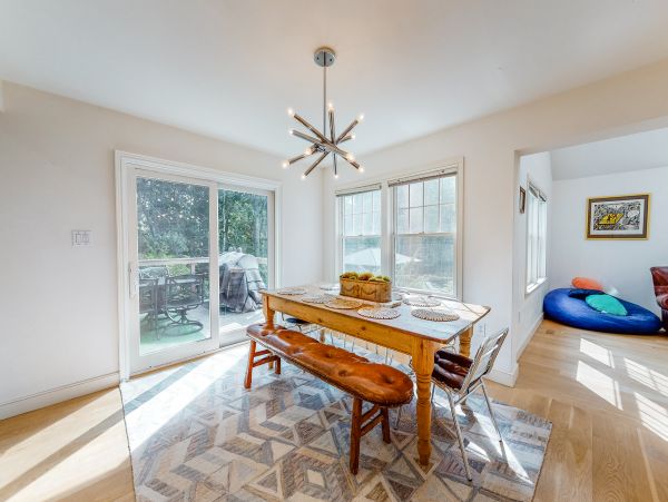 The Hamptons Four Bedroom Luxury Rental Vacation Pool Home