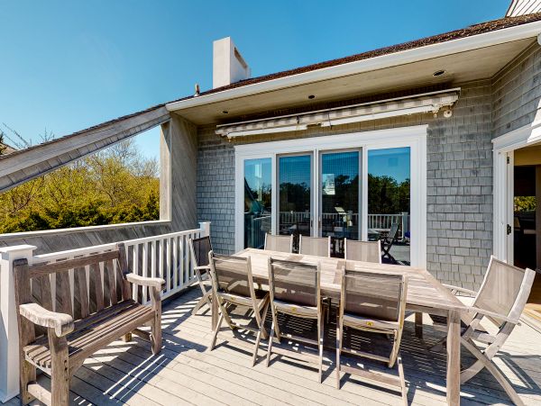 Amagansett Luxury Vacation Home Direct Access to Beach