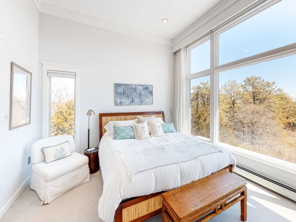Amagansett Luxury Vacation Home Direct Access to Beach