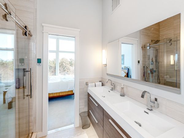 Amagansett Luxury Vacation Home Direct Access to Beach
