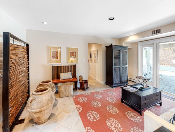 Amagansett Luxury Vacation Home Direct Access to Beach