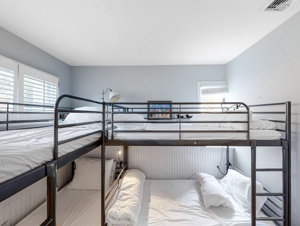 Amagansett Luxury Vacation Home Direct Access to Beach
