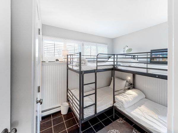 Amagansett Luxury Vacation Home Direct Access to Beach
