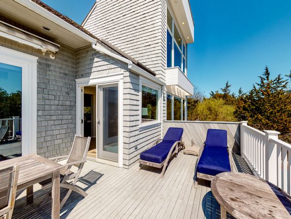 Amagansett Luxury Vacation Home Direct Access to Beach