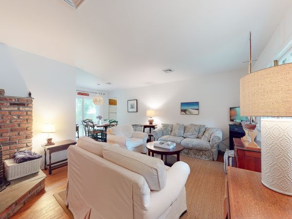 Three Bedroom Vacation Home Close to Both Bay & Ocean Beach
