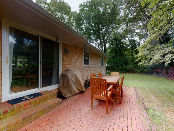 Three Bedroom Vacation Home Close to Both Bay & Ocean Beach