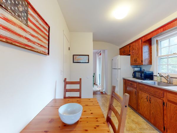 Three Bedroom Vacation Home Close to Both Bay & Ocean Beach