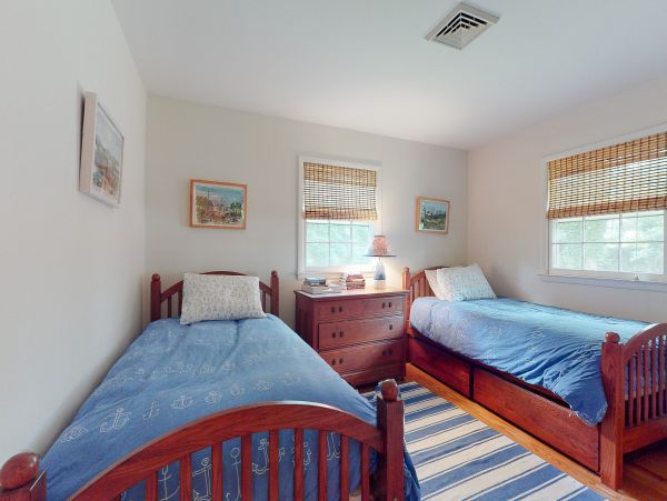 Three Bedroom Vacation Home Close to Both Bay & Ocean Beach