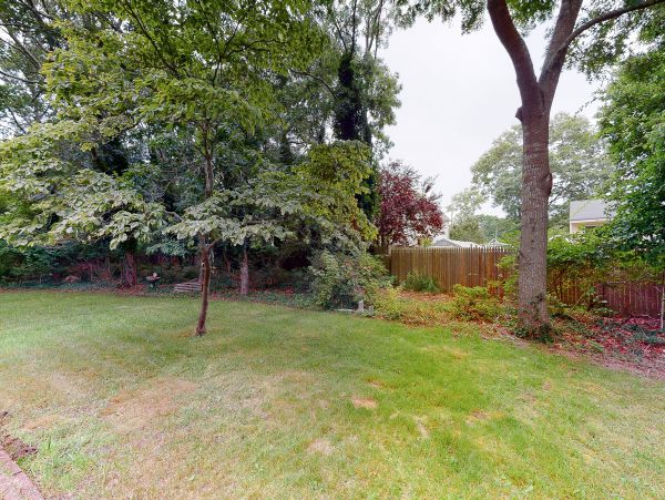 Three Bedroom Vacation Home Close to Both Bay & Ocean Beach