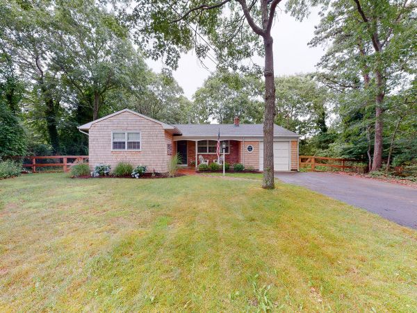Three Bedroom Vacation Home Close to Both Bay & Ocean Beach