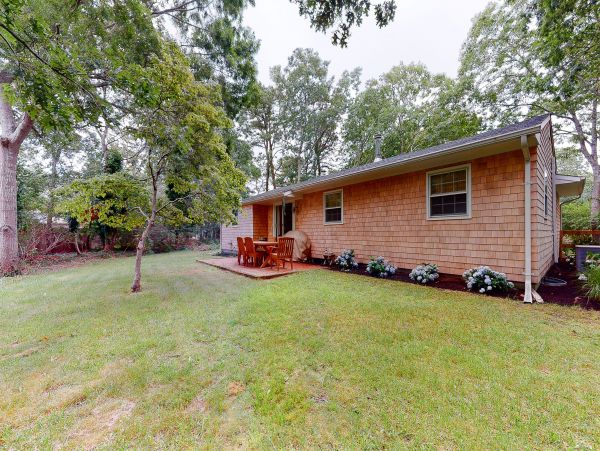 Three Bedroom Vacation Home Close to Both Bay & Ocean Beach