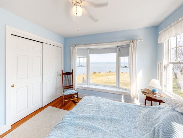 Beachfront Vacation Rental Hamptons East Marion