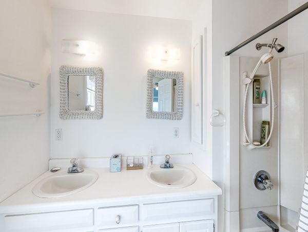 Beachfront Vacation Rental Hamptons East Marion