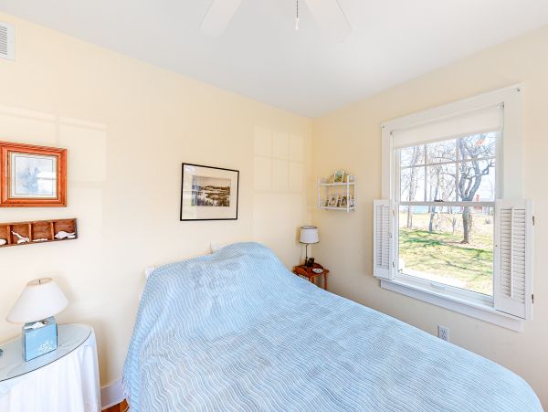 Beachfront Vacation Rental Hamptons East Marion
