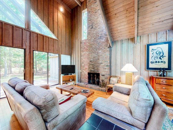 Charming Vacation Home in The Hamptons 6 Guests