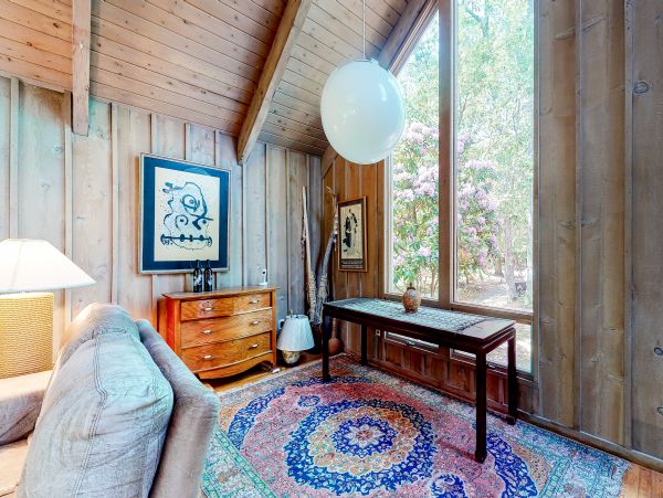Charming Vacation Home in The Hamptons 6 Guests