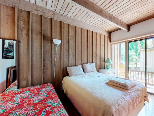 Charming Vacation Home in The Hamptons 6 Guests