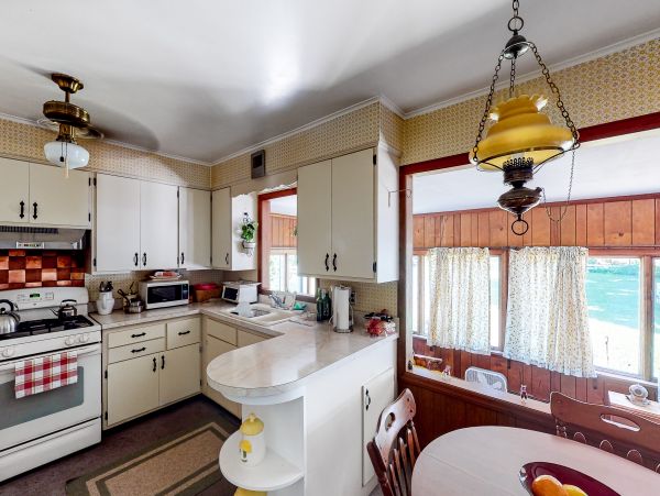 Southold Hamptons Charming Vacation Home 4 Guests