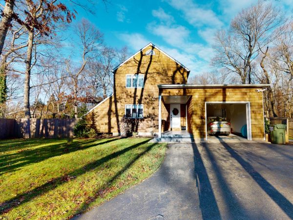 East Hamptons 4 Bedroom Vacation Home with Private Pool