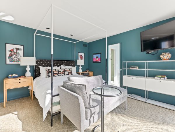 Gorgeous Vacation Home In The Hamptons With Heated Pool