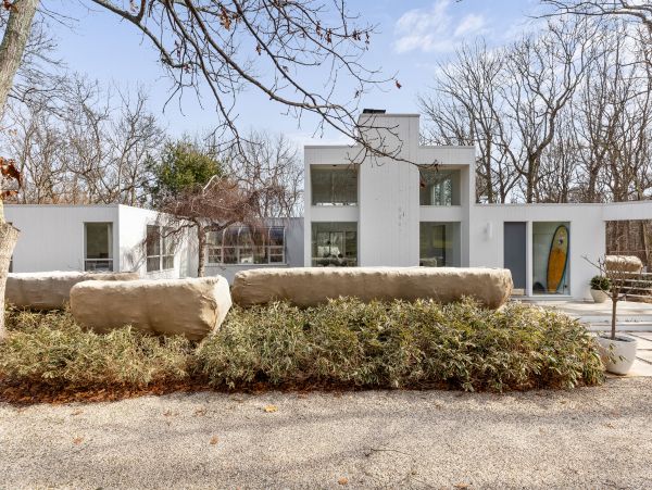 Gorgeous Vacation Home In The Hamptons With Heated Pool
