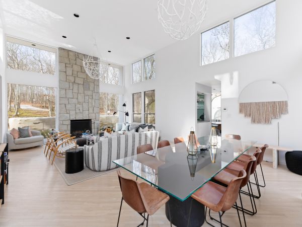Gorgeous Vacation Home In The Hamptons With Heated Pool