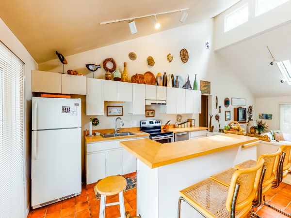Gorgeous Vacation Rental Home with 8 Bedrooms Sleeps 12