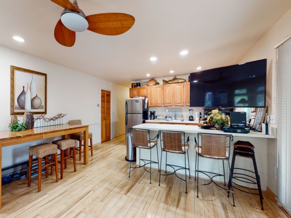 Gorgeous Vacation Rental Home with 8 Bedrooms Sleeps 12