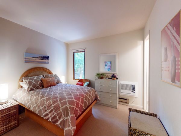 Gorgeous Vacation Rental Home with 8 Bedrooms Sleeps 12