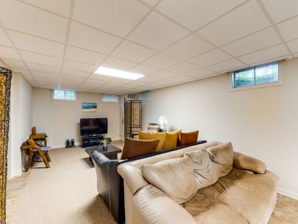 Gorgeous Vacation Rental Home with 8 Bedrooms Sleeps 12