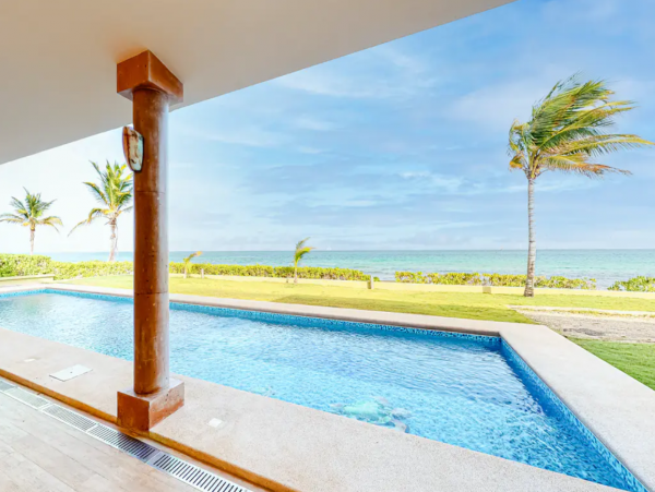 Stunning Playa Del Carmen Vacation Home On Beach With Pool