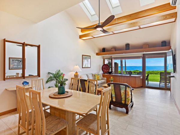 Luxury Oceanfront Vacation Home Two Bedroom In Lahaina