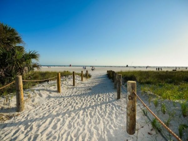 Siesta Key Three Bedroom Vacation Condo Sleeps 8 Guests