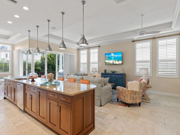 Beautiful & Spacious 3 Bedroom Home in Siesta Key Sleeps 10
