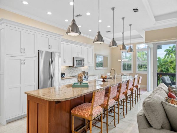 Beautiful & Spacious 3 Bedroom Home in Siesta Key Sleeps 10