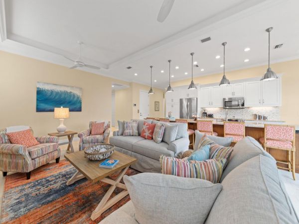 Beautiful & Spacious 3 Bedroom Home in Siesta Key Sleeps 10